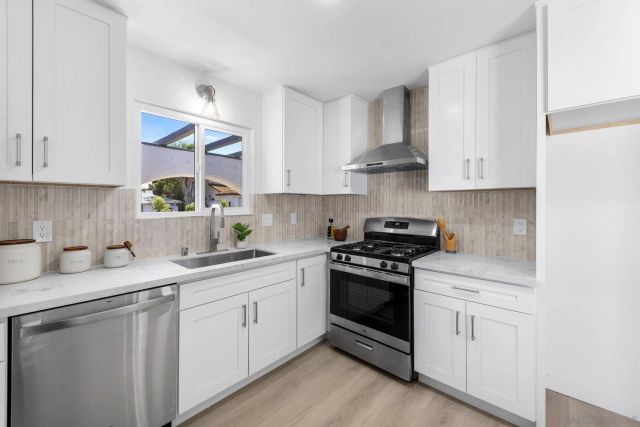 8284 Brookhaven Rd, San Diego, CA 92114