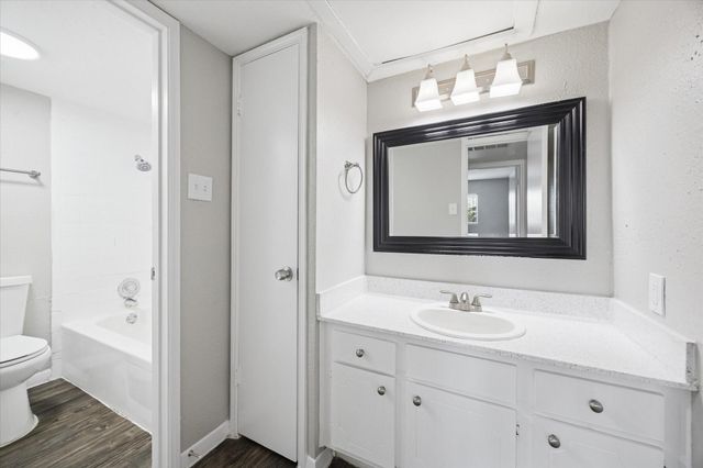 3800 Sherwood Lane 166, Houston, TX 77092