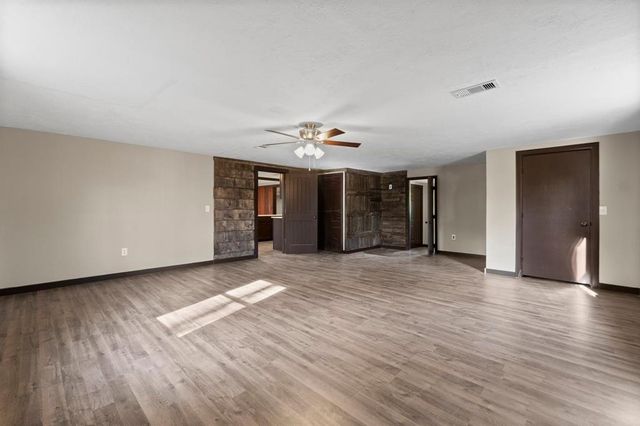 160 Forest Springs, Livingston, TX 77351