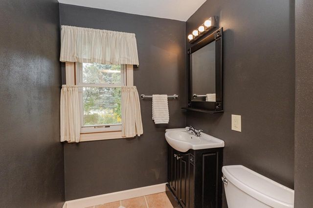 1577 East Gate DRIVE, Watertown, WI 53094