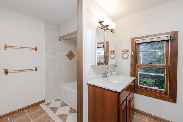 1577 East Gate DRIVE, Watertown, WI 53094