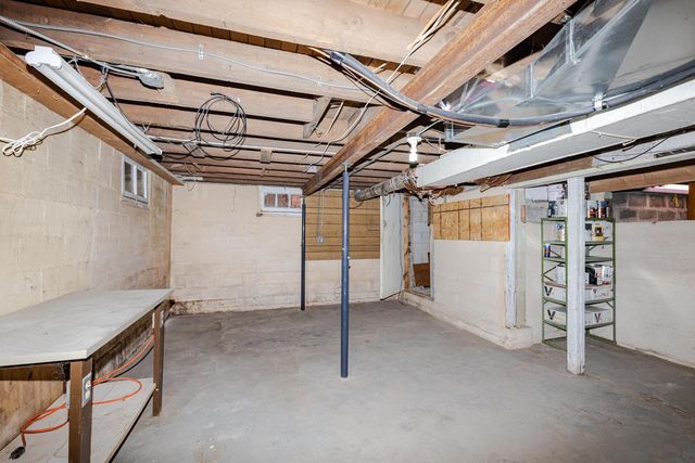 1577 East Gate DRIVE, Watertown, WI 53094