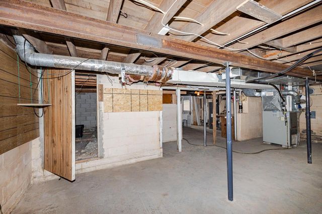 1577 East Gate DRIVE, Watertown, WI 53094