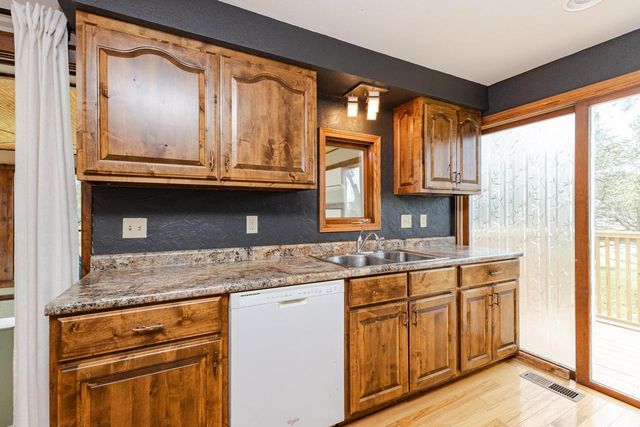 1577 East Gate DRIVE, Watertown, WI 53094