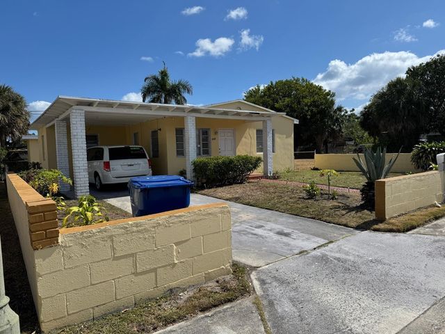 958 W 4th Street, Riviera Beach, FL 33404