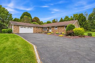 27 Bobolink Lane, Salt Point, NY 12578