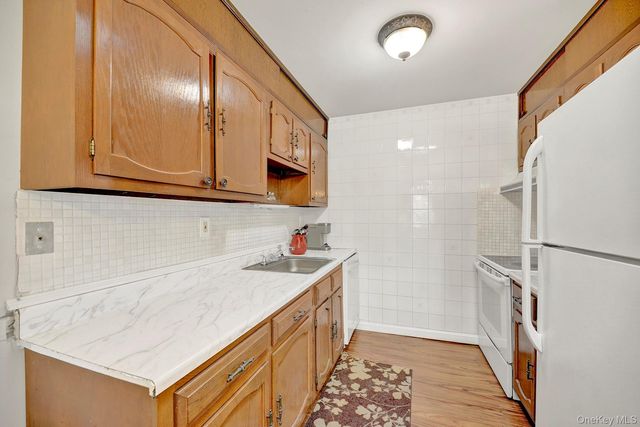 279 Berwick Court B, Ridge, NY 11961