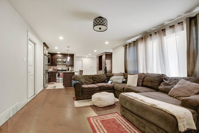 16810 Greenwood Avenue, South Holland, IL 60473