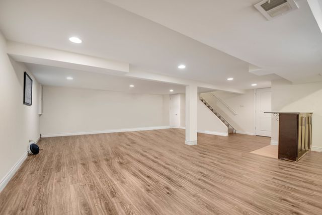 16810 Greenwood Avenue, South Holland, IL 60473