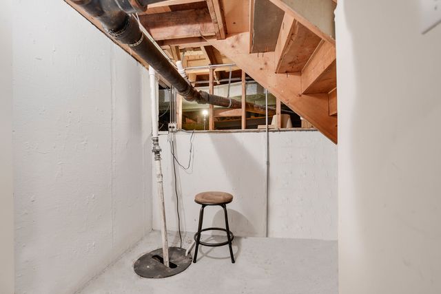 16810 Greenwood Avenue, South Holland, IL 60473