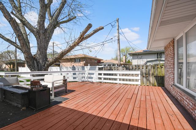 16810 Greenwood Avenue, South Holland, IL 60473