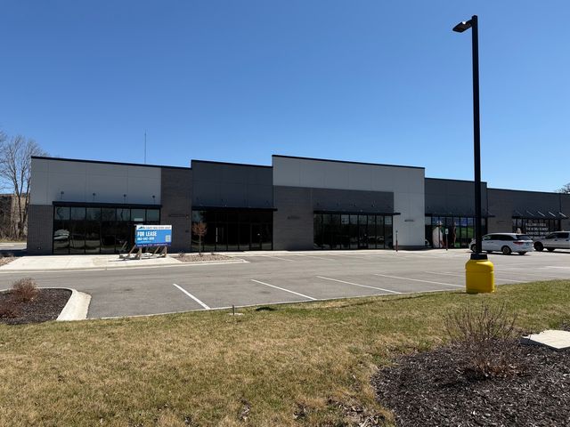 2584 Middle Road, Bettendorf, IA 52722