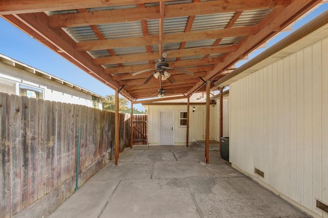 4960 Bradford Dr, Sacramento, CA 95820