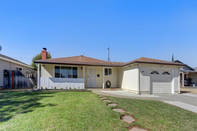 4960 Bradford Dr, Sacramento, CA 95820