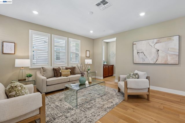2836 Stringham Way, Dublin, CA 94568