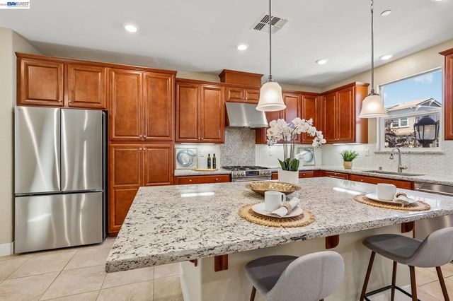 2836 Stringham Way, Dublin, CA 94568