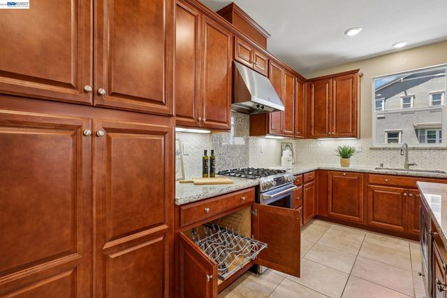 2836 Stringham Way, Dublin, CA 94568