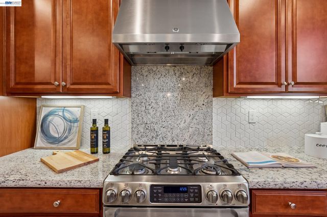 2836 Stringham Way, Dublin, CA 94568