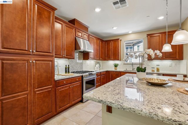 2836 Stringham Way, Dublin, CA 94568
