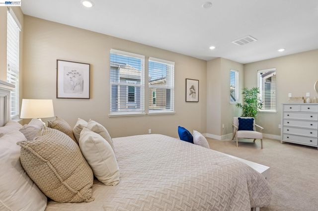 2836 Stringham Way, Dublin, CA 94568
