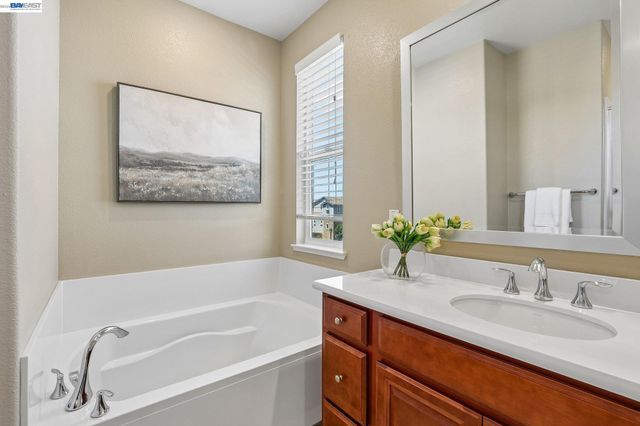 2836 Stringham Way, Dublin, CA 94568