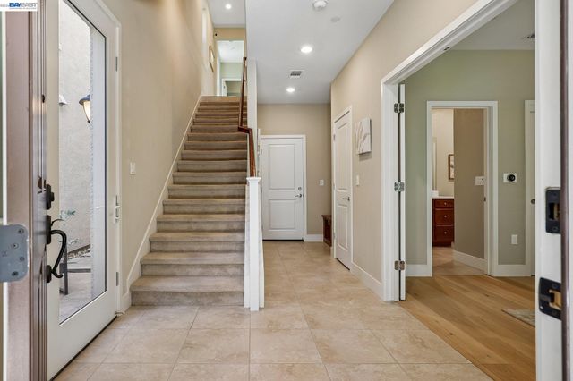 2836 Stringham Way, Dublin, CA 94568
