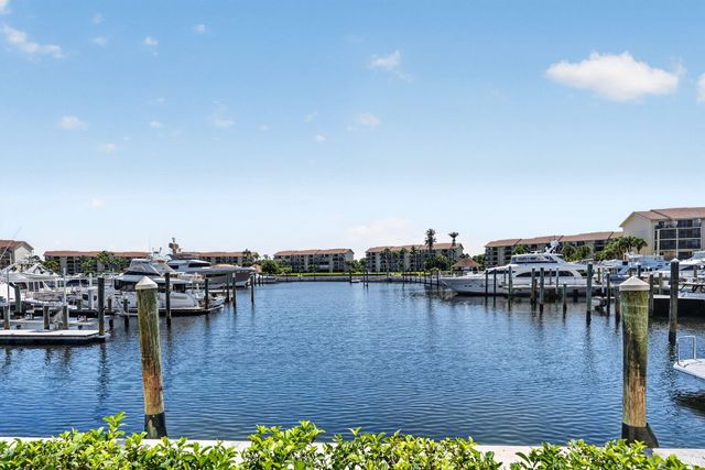 2401 Marina Isle Way 105, Jupiter, FL 33477