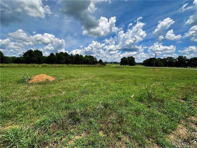 3170 W Bowen Boulevard, Fayetteville, AR 72703