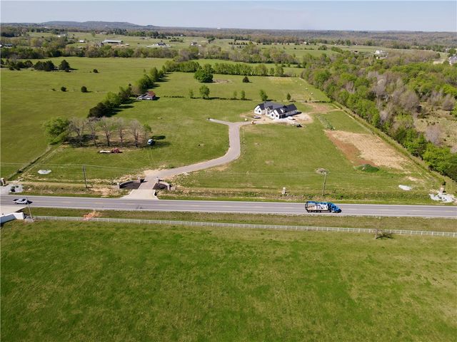 3170 W Bowen Boulevard, Fayetteville, AR 72703
