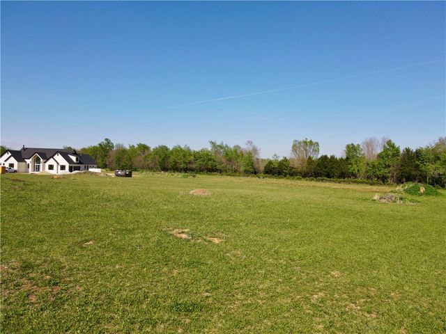 3170 W Bowen Boulevard, Fayetteville, AR 72703