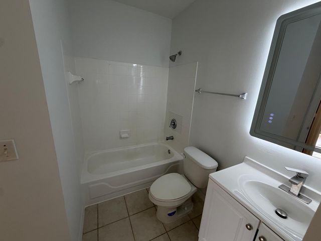 10336 Fox Trail Road S 1304, West Palm Beach, FL 33411