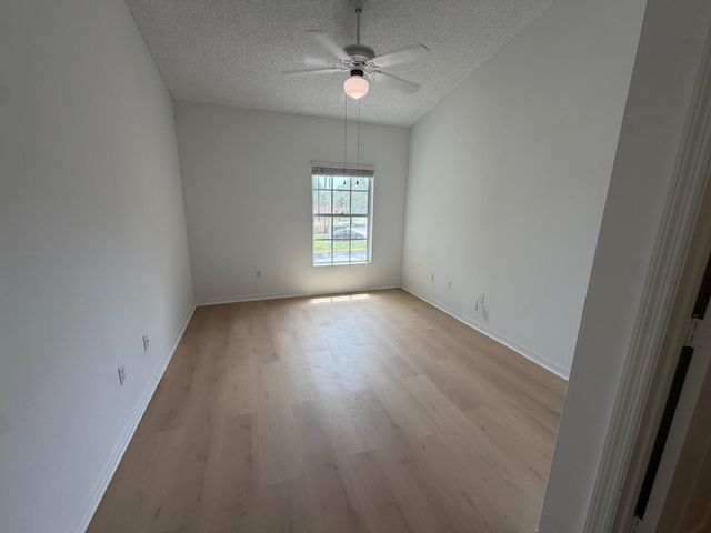 10336 Fox Trail Road S 1304, West Palm Beach, FL 33411