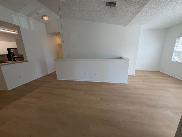 10336 Fox Trail Road S 1304, West Palm Beach, FL 33411