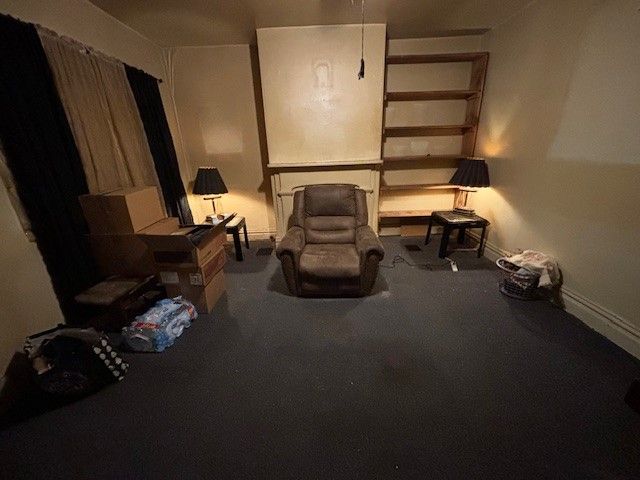 15 Holland Ave, Braddock, PA 15104