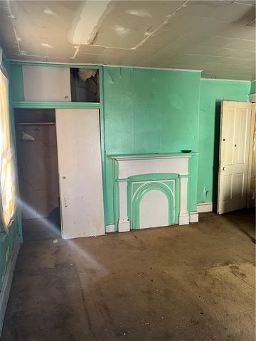 15 Holland Ave, Braddock, PA 15104