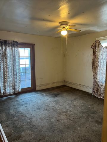 15 Holland Ave, Braddock, PA 15104