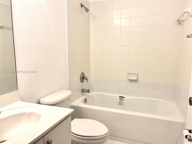 930 NE 33rd Terr 203, Homestead, FL 33033