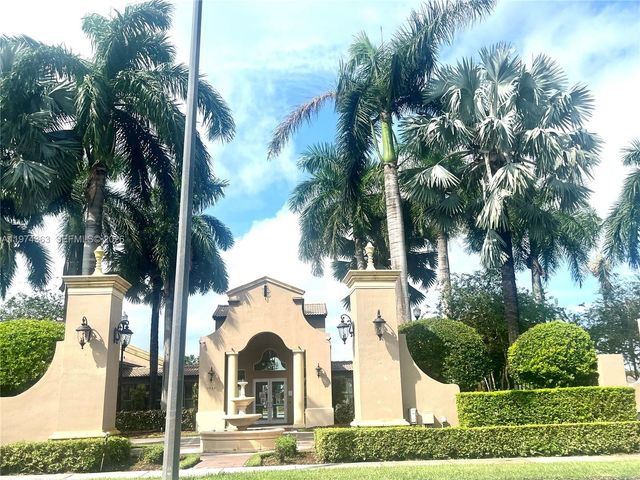 930 NE 33rd Terr 203, Homestead, FL 33033