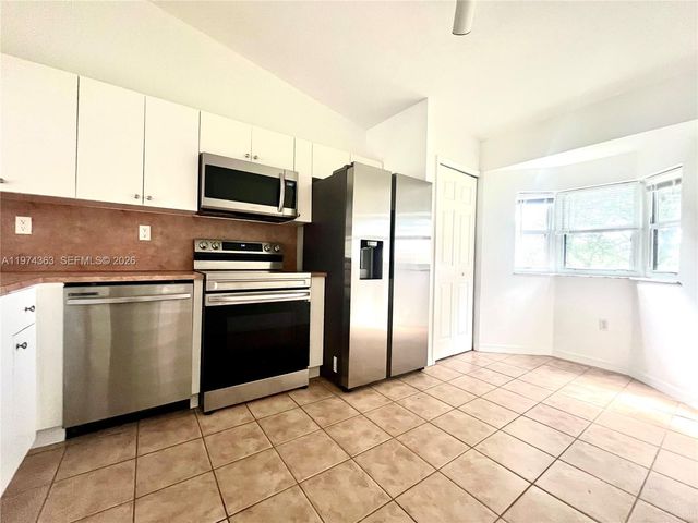 930 NE 33rd Terr 203, Homestead, FL 33033