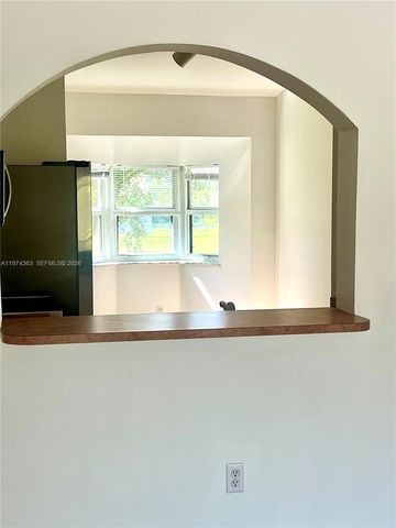 930 NE 33rd Terr 203, Homestead, FL 33033