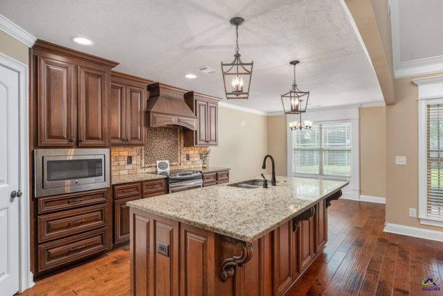 303 Grand Reserve Way, Kathleen, GA 31047