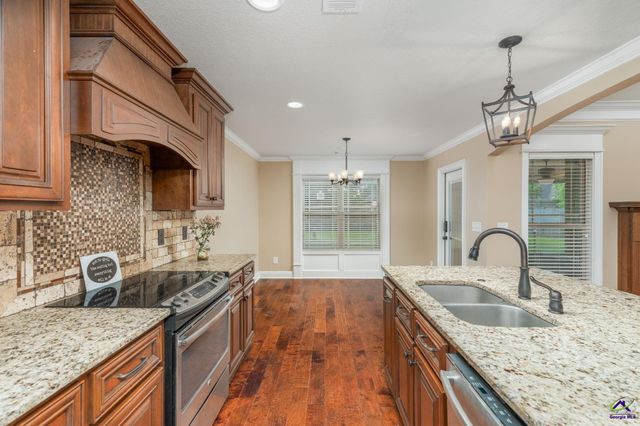 303 Grand Reserve Way, Kathleen, GA 31047
