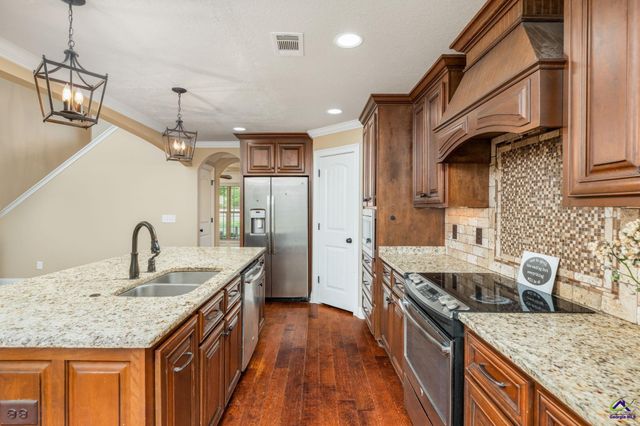 303 Grand Reserve Way, Kathleen, GA 31047
