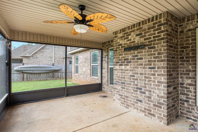303 Grand Reserve Way, Kathleen, GA 31047