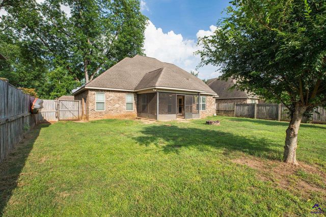 303 Grand Reserve Way, Kathleen, GA 31047