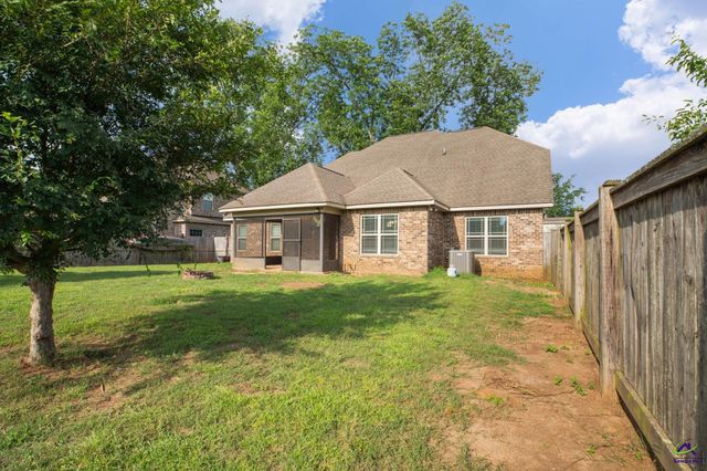 303 Grand Reserve Way, Kathleen, GA 31047