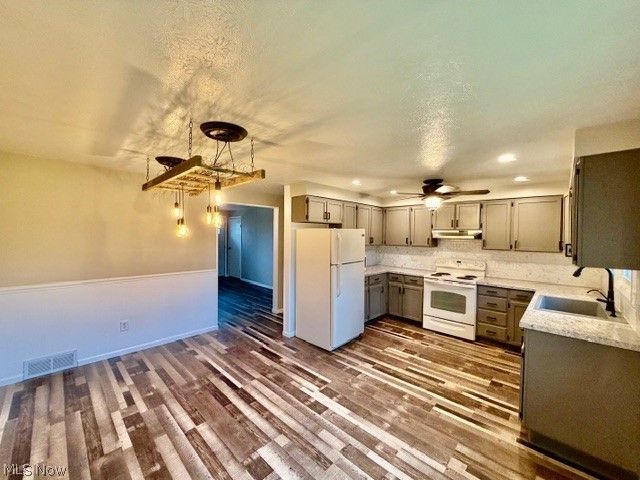 6277 Shepler Church Avenue SW, Navarre, OH 44662