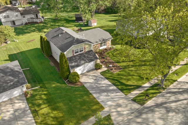 650 BUTTERFIELD Drive, Algonquin, IL 60102