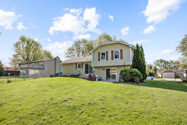 650 BUTTERFIELD Drive, Algonquin, IL 60102