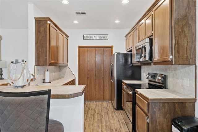 9913 SW 23rd Street, Yukon, OK 73099